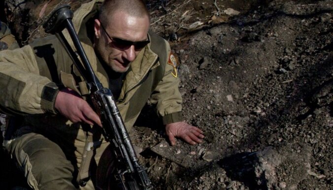 Ukrainā turpinās apšaudes; kritušie gan karavīru, gan separātistu rindās