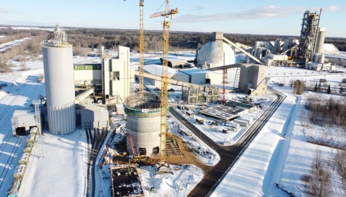 ВИДЕО: В развитие Броценского цементного завода в Латвии инвестируют 34 млн евро