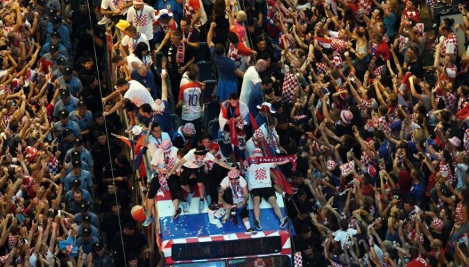 ФОТО: Футболистов сборной Хорватии встретили в Загребе как национальных героев