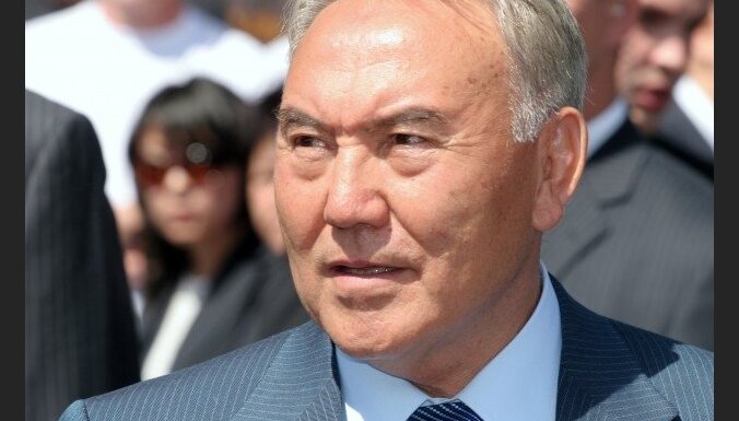 Назарбаев распустил парламент в преддверии кризиса