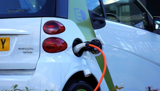 Pētījums sagrauj mītu par elektroautomašīnām kā dabai nedraudzīgām