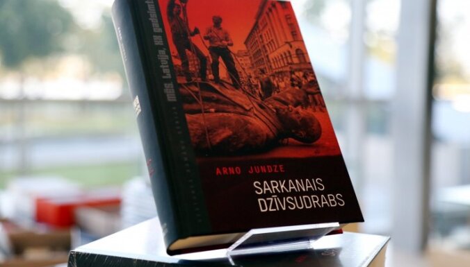 Desmit vientulības gadi. Arno Jundzes romāna 'Sarkanais dzīvsudrabs' recenzija