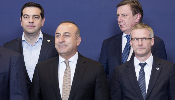 Bēgļu krīze: ES līderu samits noslēdzas bez konkrēta lēmuma; Latvija sola palīdzēt