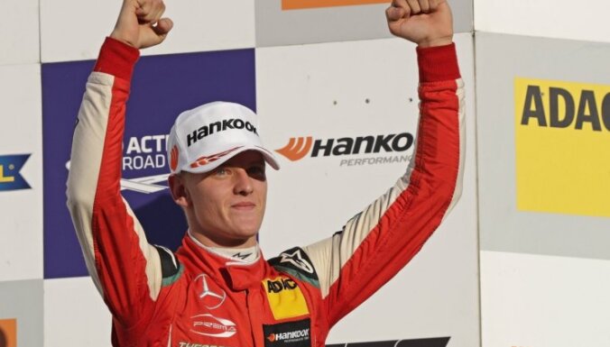 Сын Михаэля Шумахера в апреле сядет за руль гоночного болида "Формулы-1"