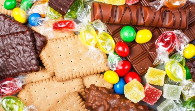 Забудьте о дешевых конфетах: в Латвии резко дорожает сахар