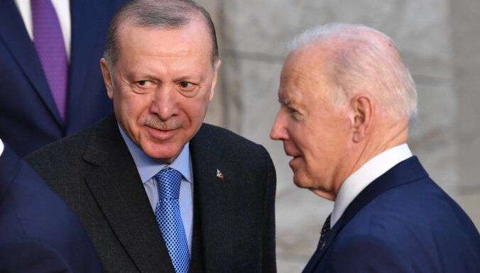 NATO paplašināšanās: ASV pārliecinātas par iespējām kliedēt Turcijas paustās bažas