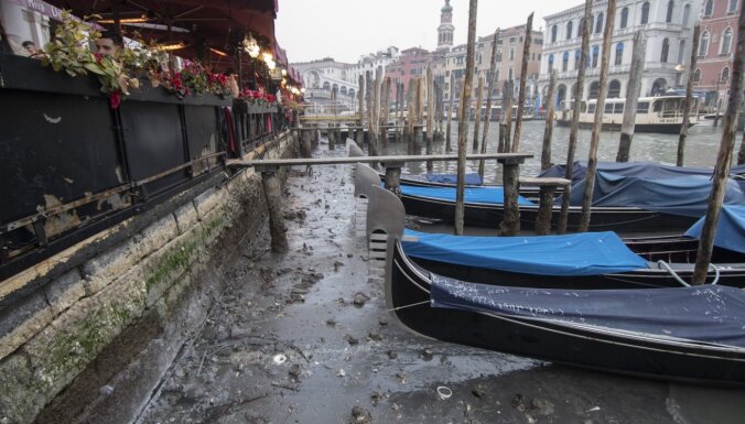 ФОТО. Ни снега, ни дождей: В Венеции снова пересохли каналы