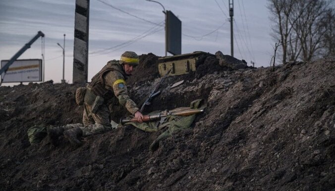 Ukraina vēršas pie Sarkanā Krusta par Krievijas karavīru līķu izvešanu