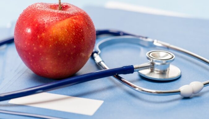 Pētījums: Viens ābols dienā var palīdzēt izvairīties no medikamentu lietošanas