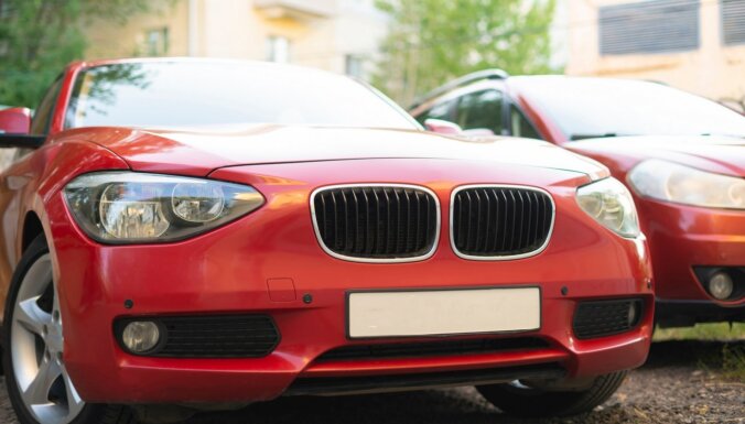 3600 евро за номера: на дорогах Латвии больше тысячи автомобилей с индивидуальными номерами