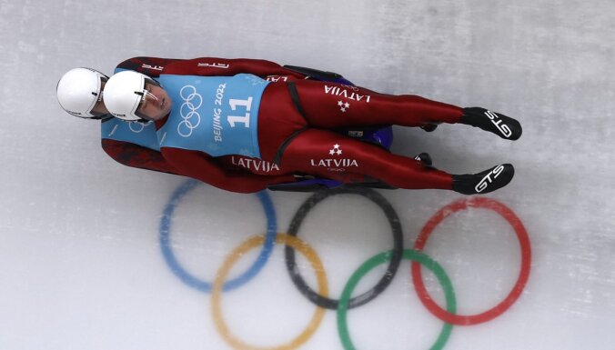 Саночники Латвии — в шаге от медалей: до олимпийской бронзы не хватило 0,4 секунды