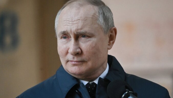 Putins telefonsarunā ar Šolcu noliedz Ukrainas pilsētu bombardēšanu