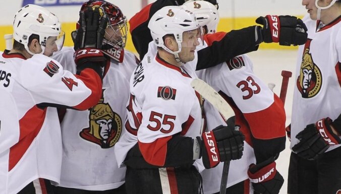 Daugaviņš paliek rezervē Otavas 'Senators' pirmajā NHL sezonas spēlē