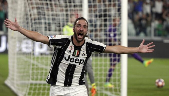 Igvains 'Juventus' komandā debitē ar uzvaru nesošu vārtu guvumu