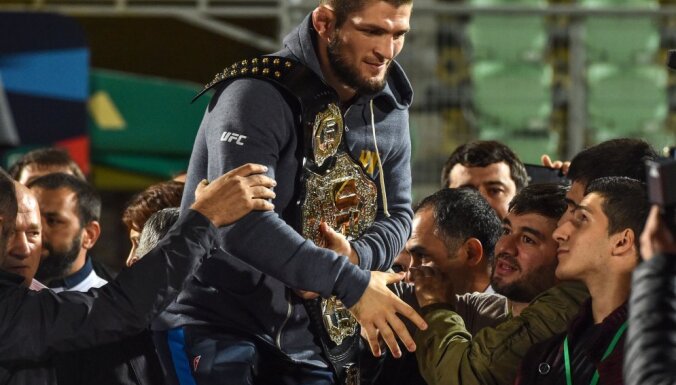 ФОТО: Хабиб вернулся на родину — толпы ликующих фанатов встретили чемпиона