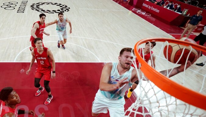 Slovēnijas basketbolisti turpina pārliecinoši; Hačimura rezultatīvāks par Dončiču