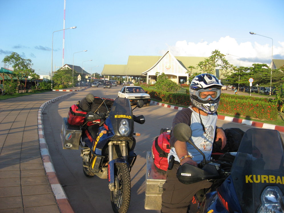 Latviešu motociklisti no Ķīnas uz Taizemi un Laosu - 'Ceļā uz brīvību' (5. daļa)