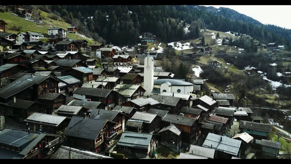 ФОТО, ВИДЕО. Это — деревня в Швейцарии, которая заплатит тебе €60 000 за переезд в нее