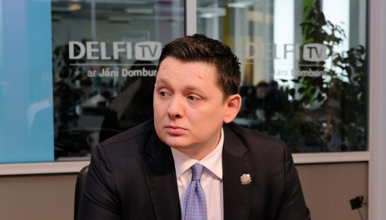 'Delfi TV ar Jāni Domburu': partiju līderi – pilna intervija ar Artusu Kaimiņu
