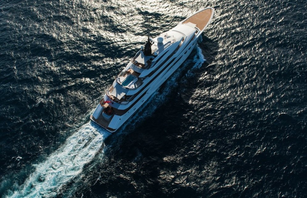 31 фото интерьеров мега-яхты Quattroelle поднимает градус зависти до точки кипения