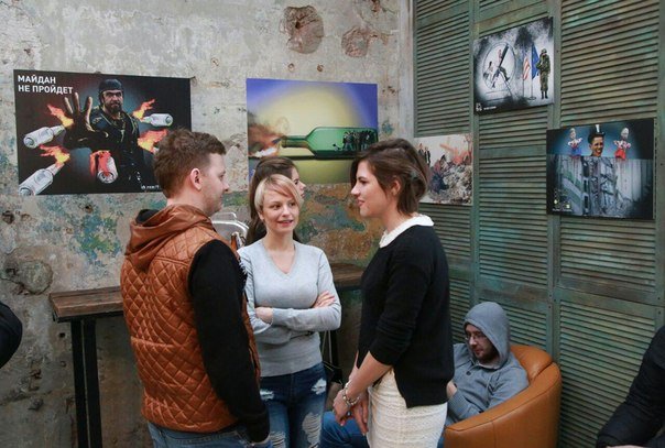 Искусство на службе у политики - в Москве прошла выставка картин движения "Антимайдан"