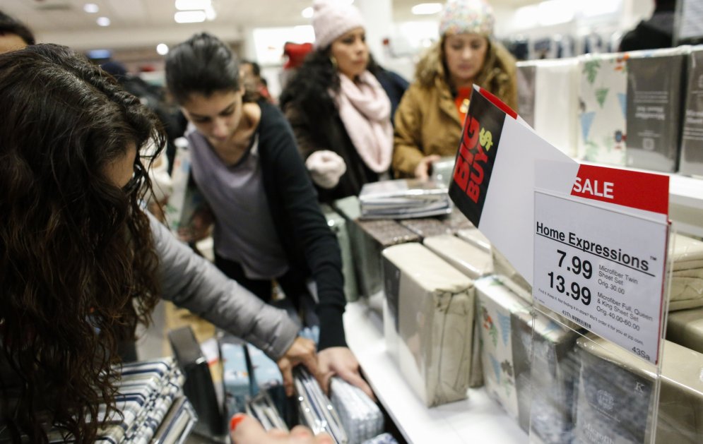 Black Friday: покупательское безумие в магазинах США и Европы (+как в нем участвовать)