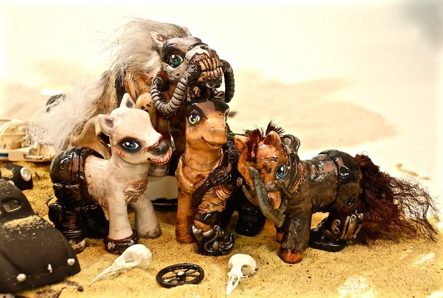 "Потому что я монстр": из игрушек My Little Pony сделали героев "Безумного Макса"