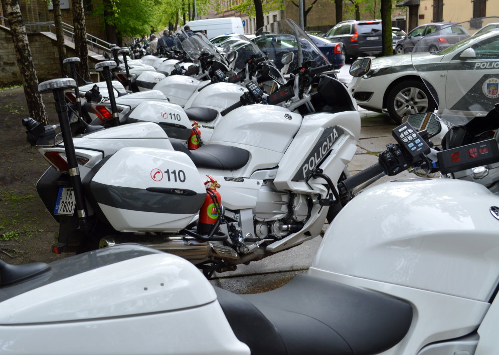 Полиция получила 20 новых мотоциклов-истребителей с мобильными радарами