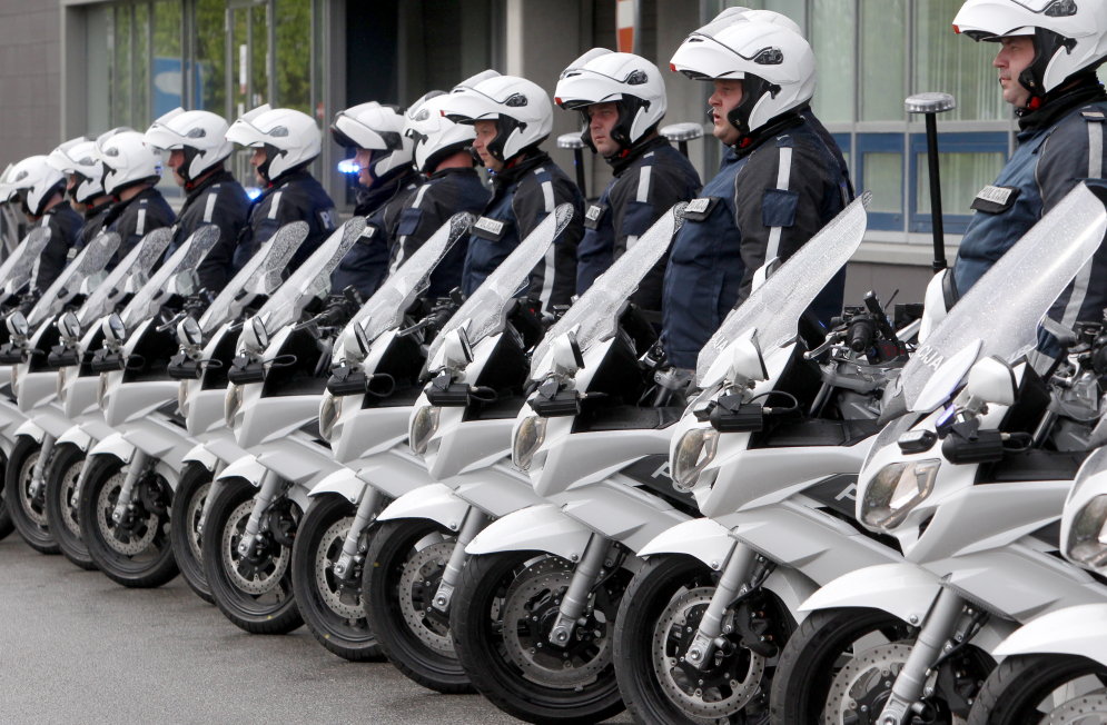 Полиция получила 20 новых мотоциклов-истребителей с мобильными радарами