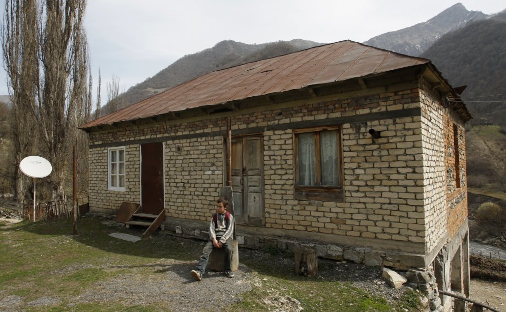 Vientuļā skola Gruzijas kalnos, kurā mācās vienīgais un pēdējais skolēns