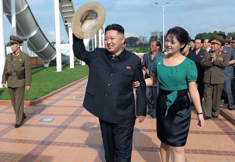 Три ребенка и работа "тенью". Загадочная жизнь Ли Соль Чжу, жены лидера КНДР Ким Чен Ына