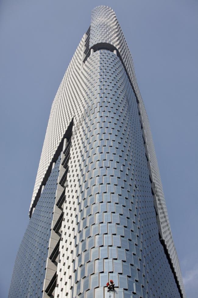 Немножко выше Рижской телебашни: топ-10 самых высоких зданий планеты