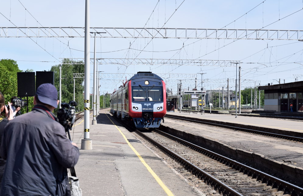 €1,15 млн. за вагон. 40 фото первого модернизированного поезда "Рига-Сигулда"!