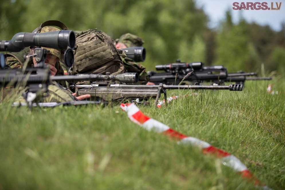 В Адажи проходят совместные учения снайперов Латвии, Литвы и Эстонии