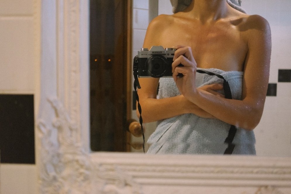 Первая в мире: эстонка решила сэкономить на фотографе и сделала селфи-свадьбу