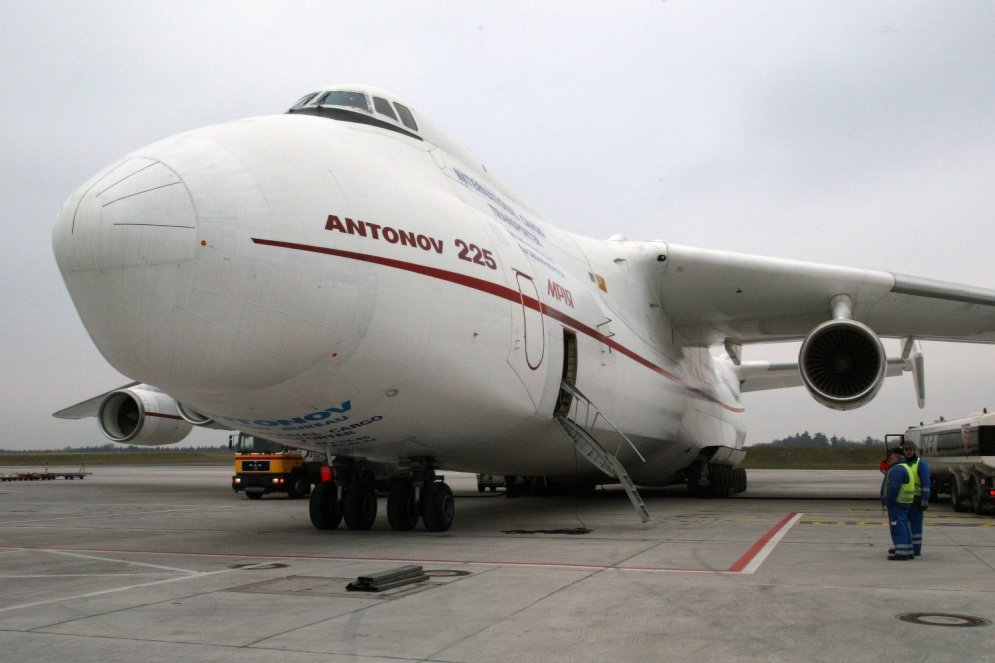 А кто сел? Ан-225 и еще шесть гигантов для аэропорта "Рига"