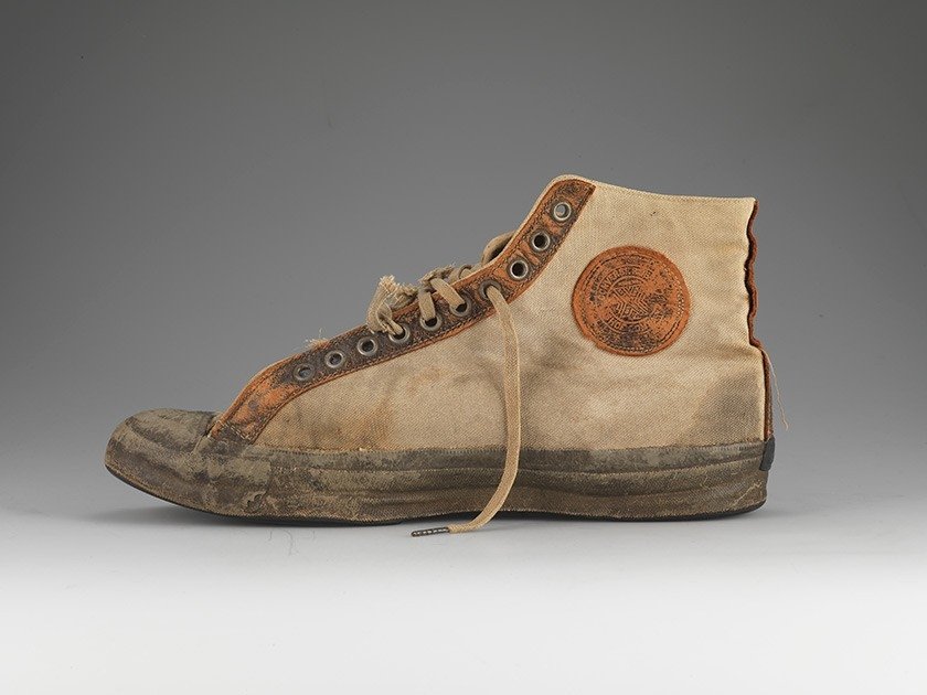 Kā sporta apavu dizains mainījies pēdējo 150 gadu laikā