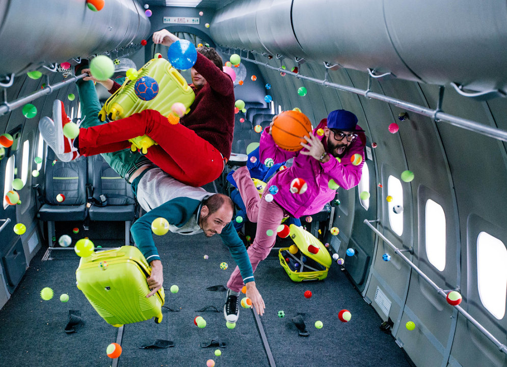ВИДЕО: Группа OK Go при помощи россиян сделала в невесомости крутой "вирусный" ролик