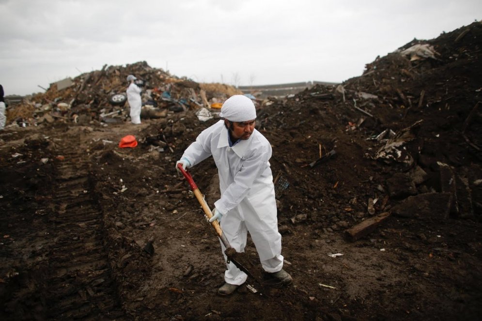 Чем Фукусима живет пять лет спустя? Выжившие все еще ищут тела и души близких