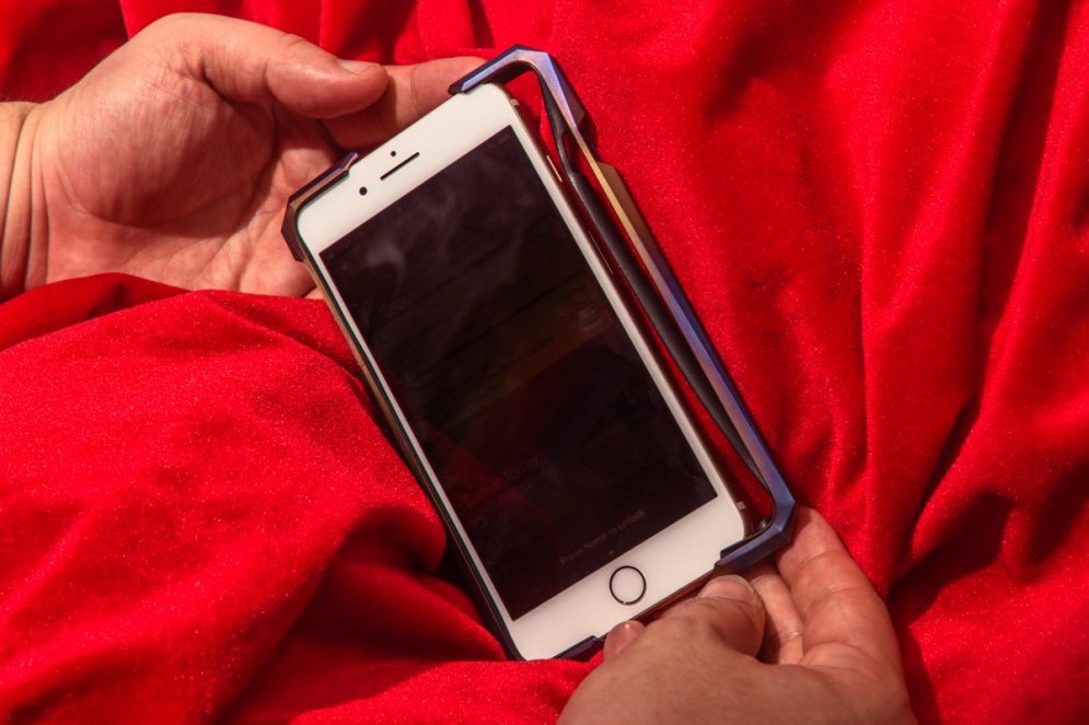 Красиво звОнить не запретишь. В Сингапуре сделали чехол для iPhone — из титана, за €1143