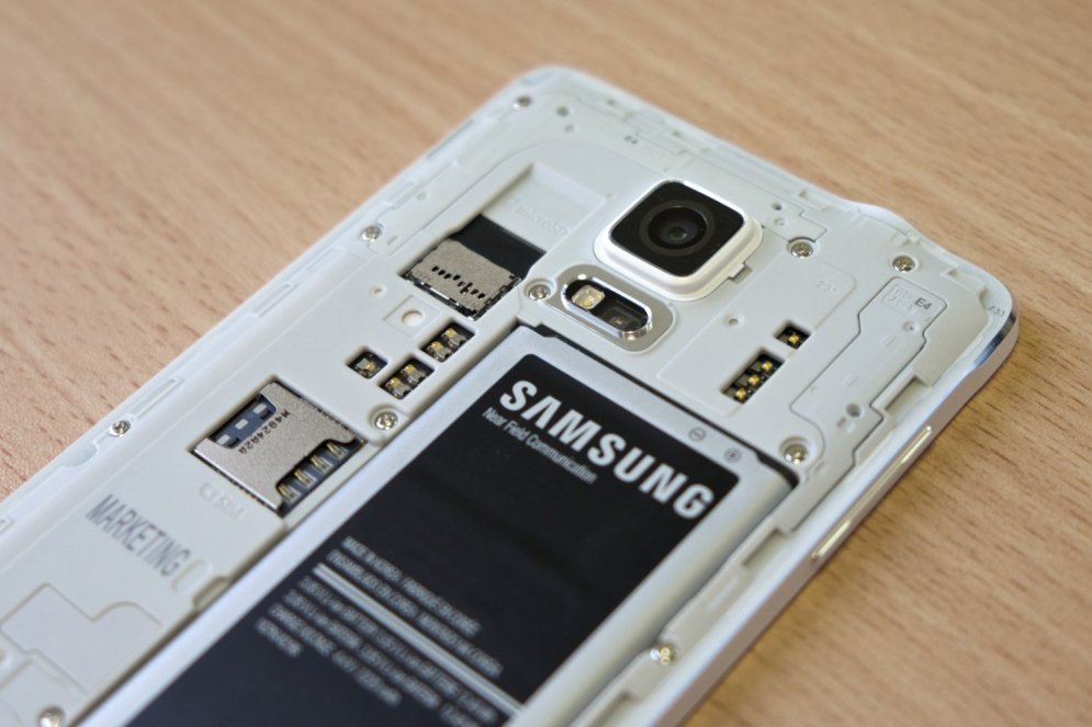 Тест Tchk.lv: Samsung Galaxy Note 4 – виват, король, виват?