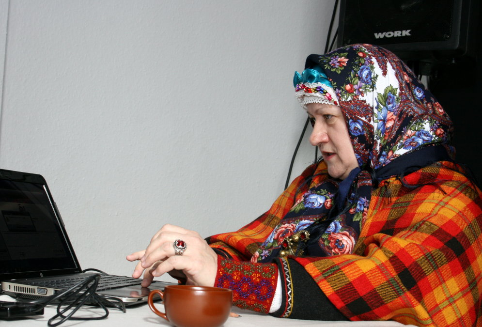 ВИДЕО. Местные "бурановские бабушки" продвигают е-услуги на Latvija.lv