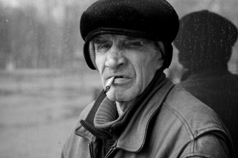 Пасхальная Рига глазами иностранного фотографа - бомжи, дождь, угрюмые лица