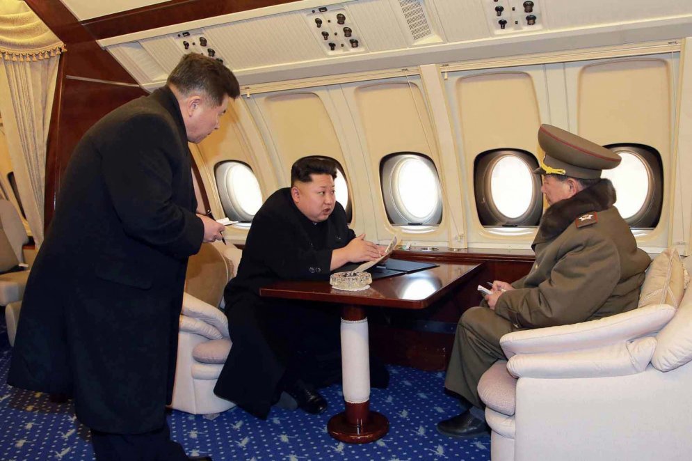 Жизнь и приключения в 2015 году Высшего Руководителя и Маршала Ким Чен Ына