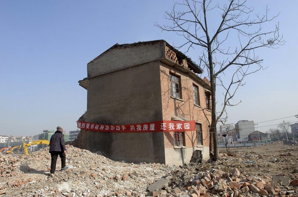 Врешь, не сковырнешь! 20 китайских домов, вставших на пути строителей