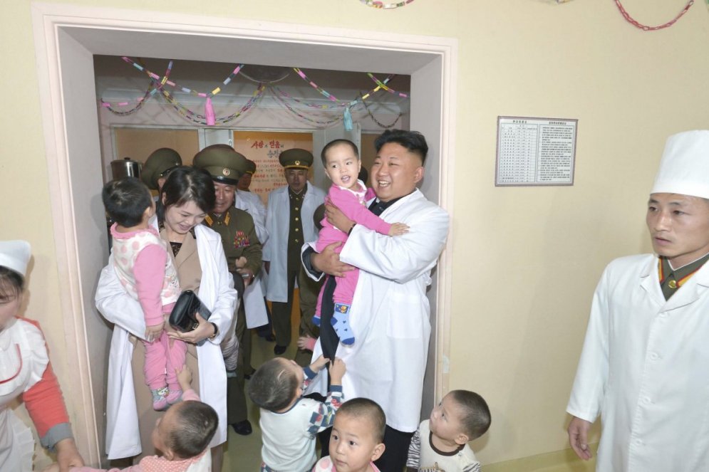 Три ребенка и работа "тенью". Загадочная жизнь Ли Соль Чжу, жены лидера КНДР Ким Чен Ына