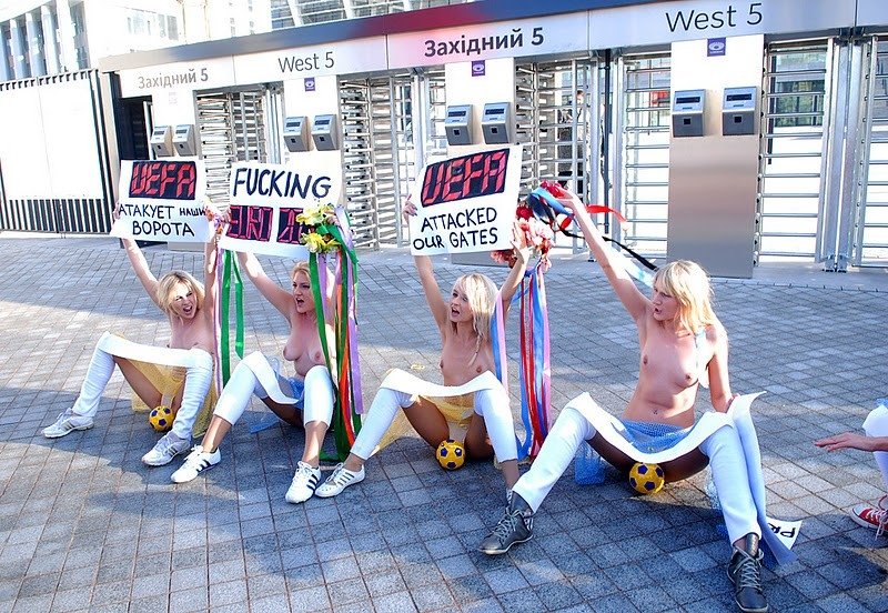 Septiņi kolorīti 'Femen' protesti
