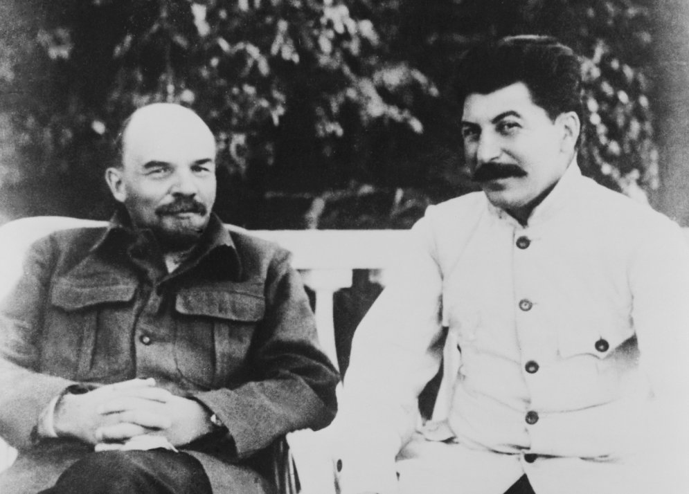 Unikāli arhīva foto ar 'revolūcijas tēvu' Vladimiru Ļeņinu