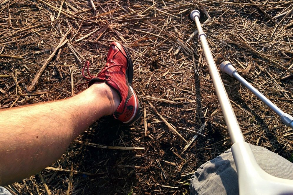 Palīdzību lūdz cilvēks, kurš Rīgā zem trolejbusa zaudēja kāju