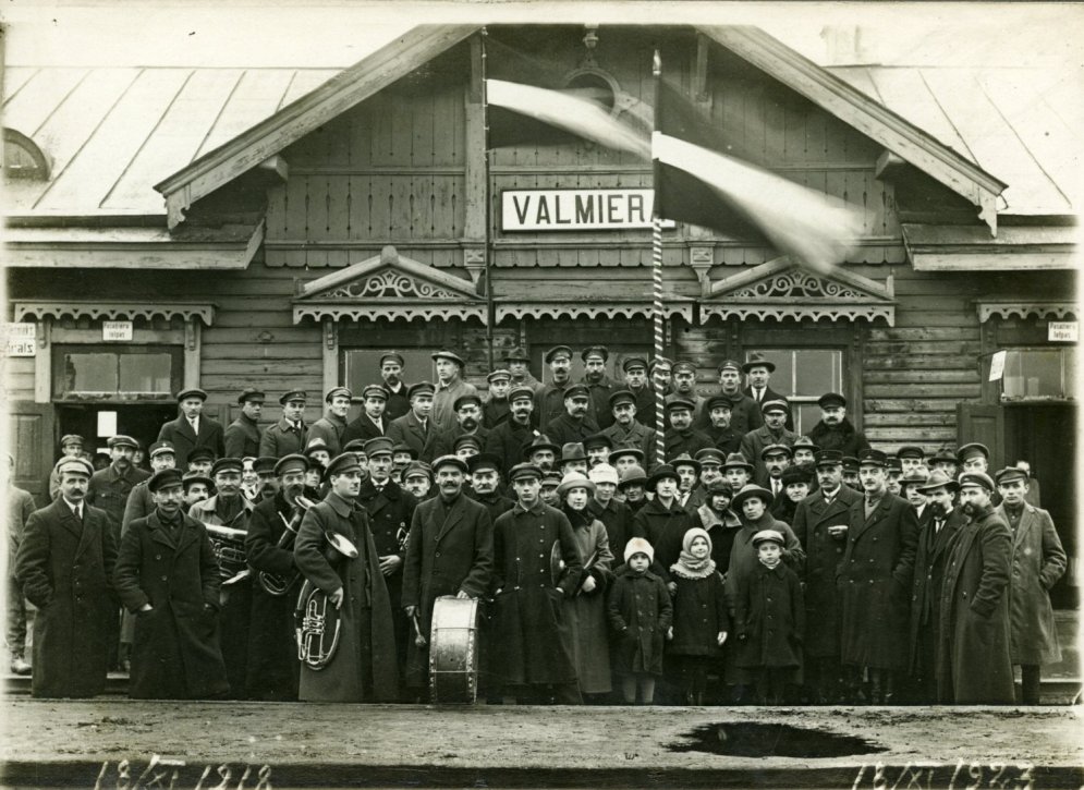 Senās dzelzceļa stacijas Latvijā: 20. gadsimta pirmā puse